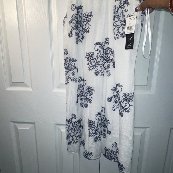 BCX Ivory Dress with Navy Floral Design - Picture 12 of 12